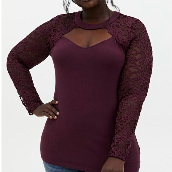 Torrid Foxy lace sleeve top - Picture 5 of 9
